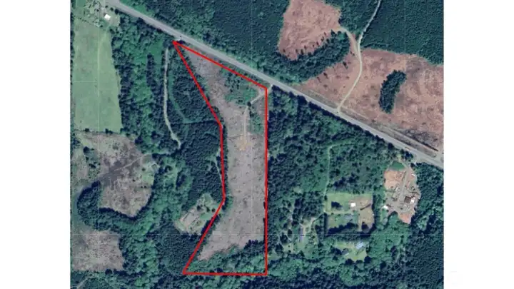 Excellent opportunity to build your dream home and enjoy your private oasis, flora and fauna on your own 21 plus acres with creek frontage, and 900 feet of road frontage.