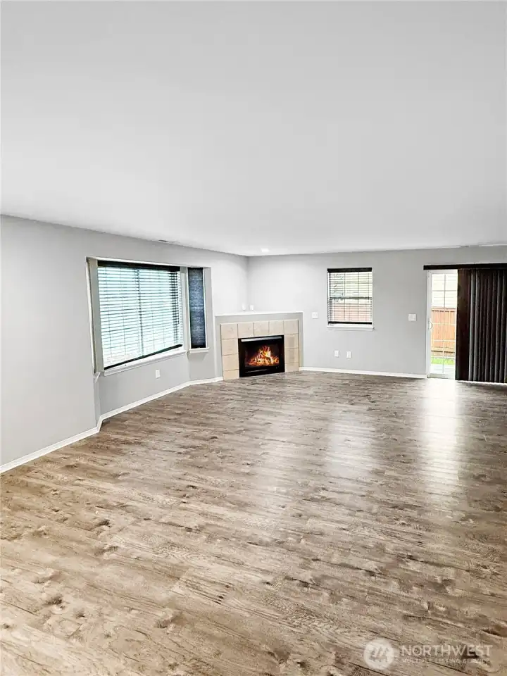 Large Living Room with FP