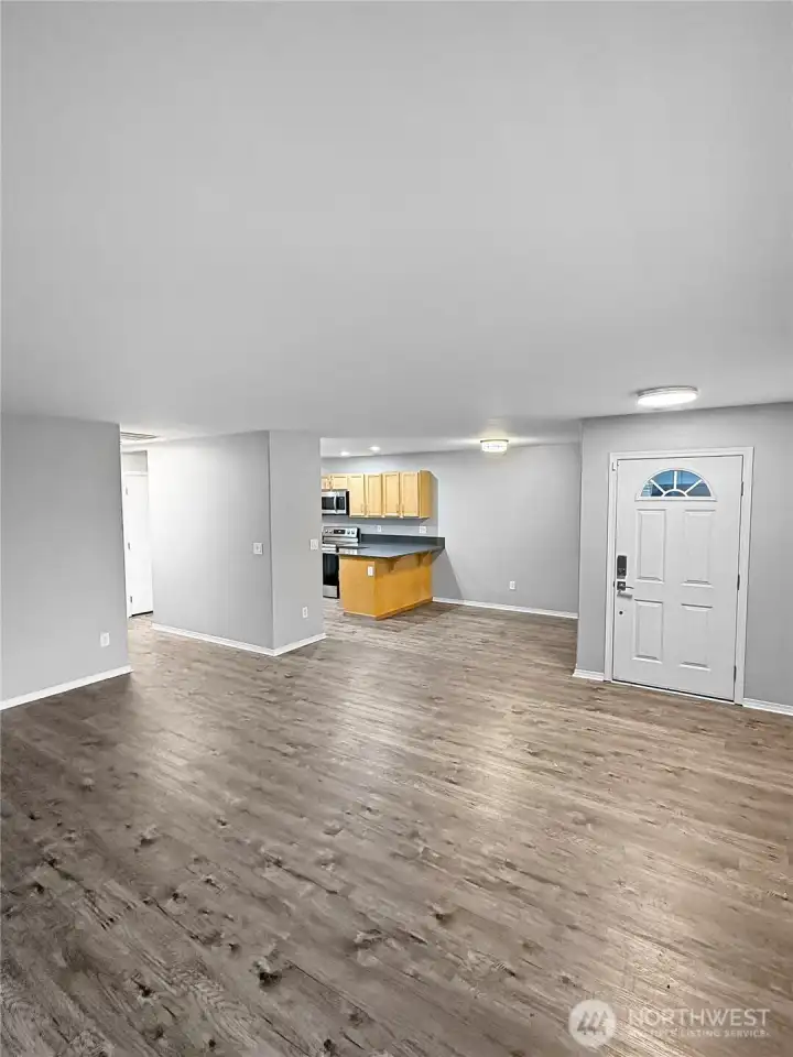 Living Rm looking to Kitchen