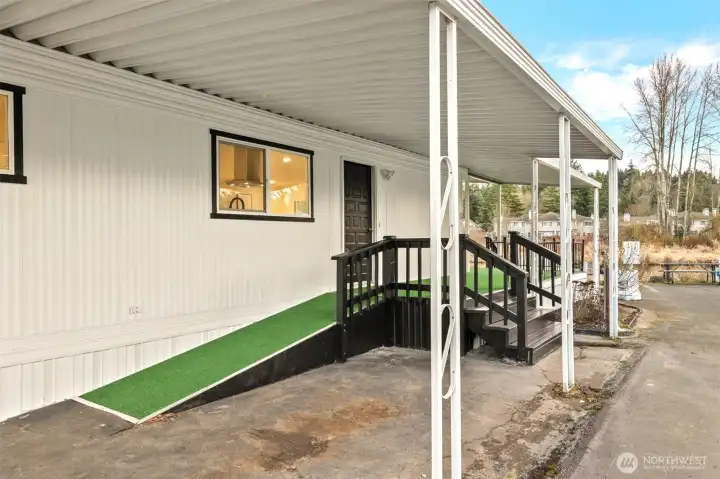 Front Entrance/Ramp