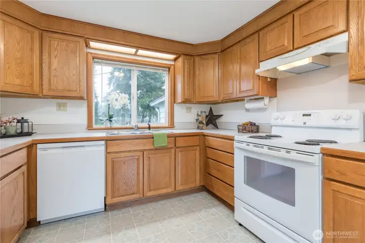 Excellent cabinet space