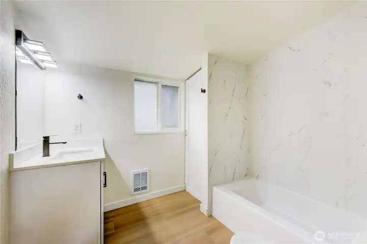Updated full bathroom