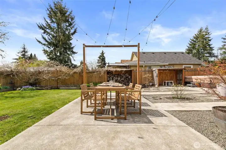Outdoor patio is great for dining space & hosting!