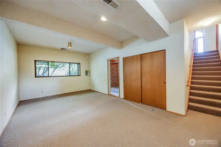 Family/Den room extra space
