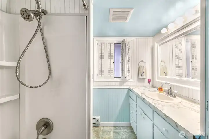 upper bathroom