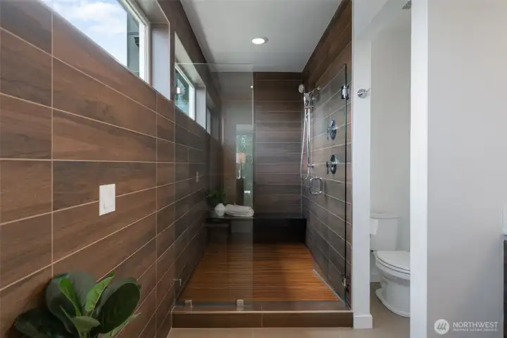 A luxurious en-suite primary bath A luxurious en-suite primary bath