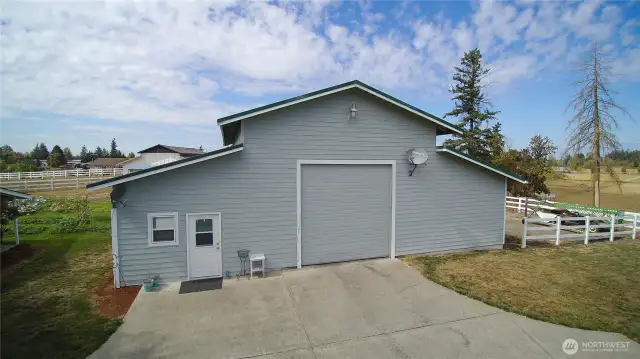 Spacious and well-maintained barn