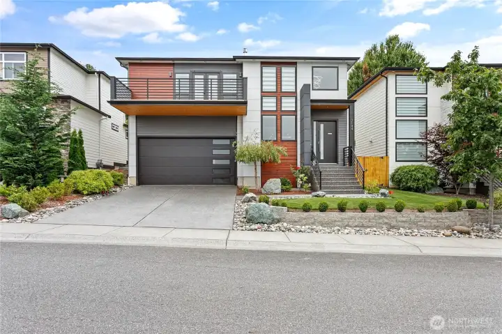 Modern construction with custom finishes built 2021, move in ready!