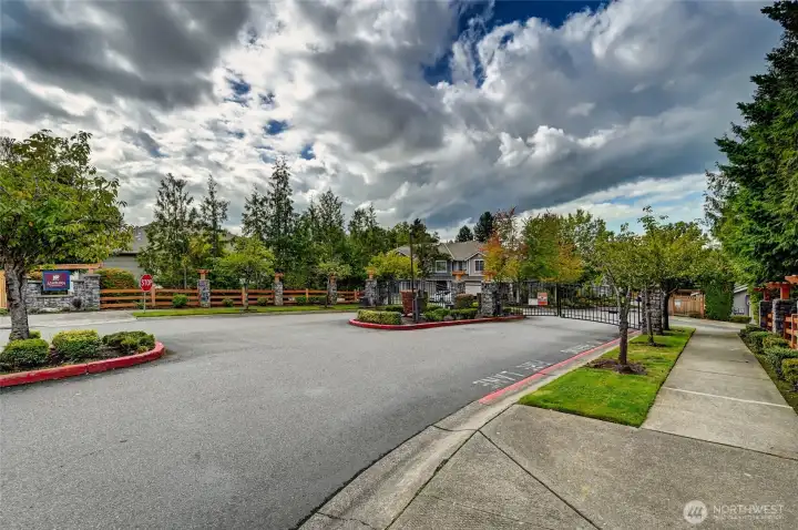 Enjoy peace of mind with a gated entrance that provides enhanced safety and security. Ashburn Condominiums offers an ideal location, conveniently close to Valley Medical Center, Highway 167, and I-405.