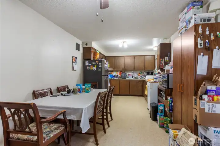 Kitchen/Dining