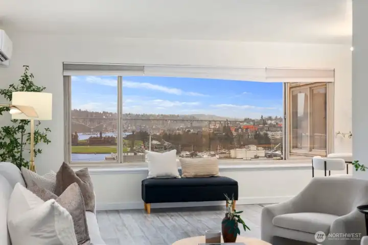 Space Needle to the south, gasworks to the east, freemont bridge right in front