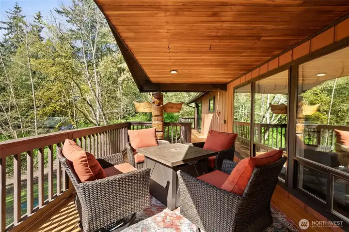 Enjoy nature with your favorite beverage