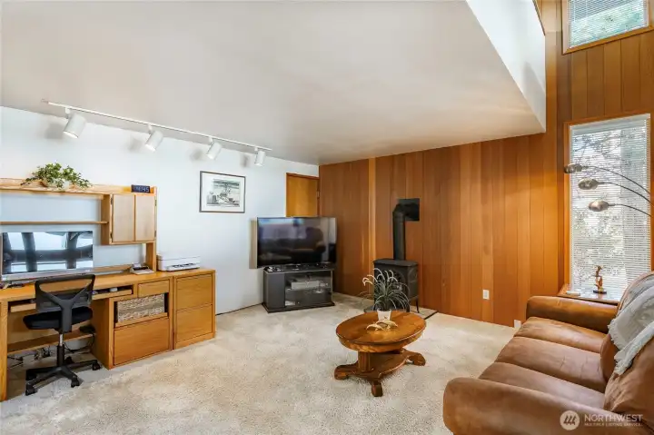 Den can be used as a flex space