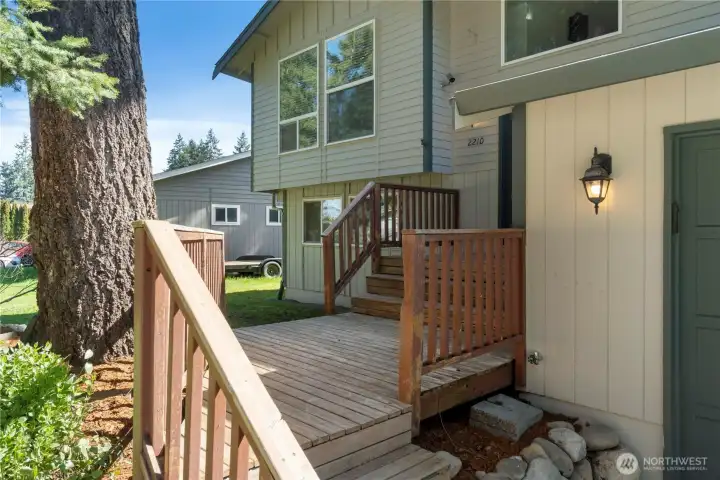 Nice deck leading up to the front door.