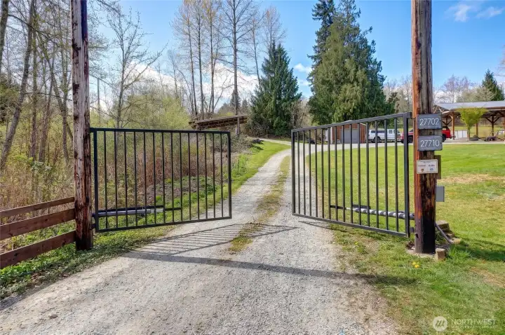 Gated Entry Shared by 1 other Neighbor~