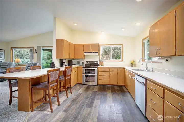 Wonderful Kitchen w/ Updated Appliances~