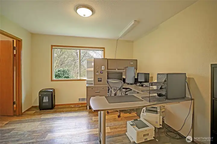 Guest Room  (used as office currently)~