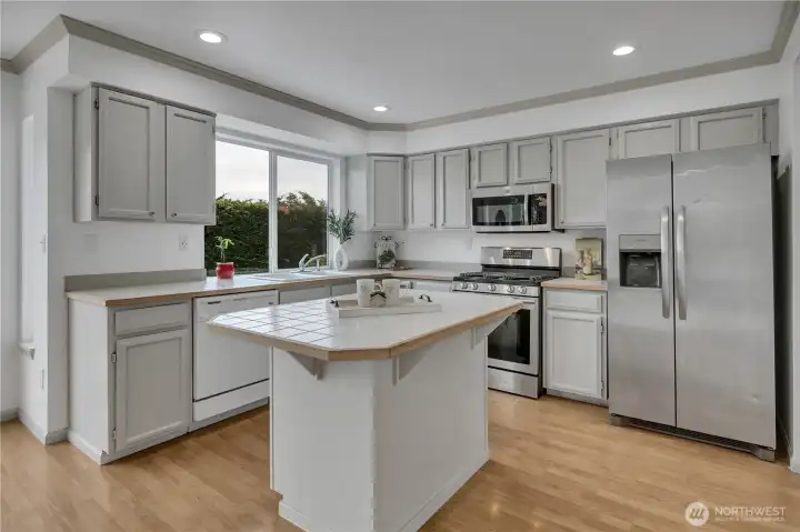 Kitchen with center island
