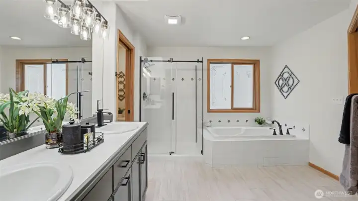 5 piece en-suite