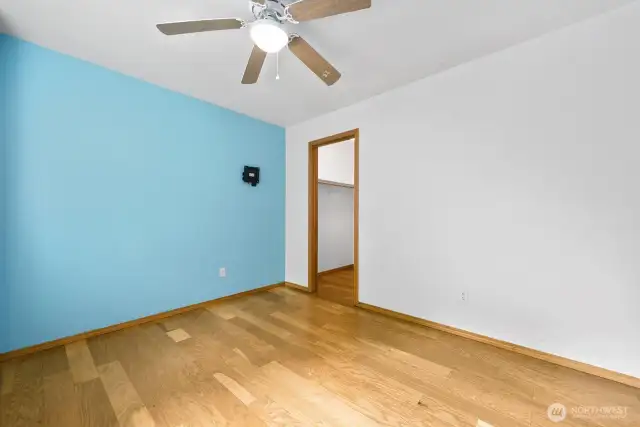 This bedroom has walk-in closet.