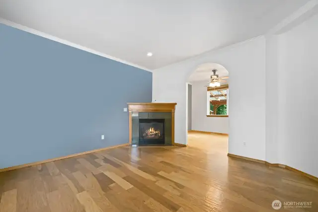 Entry into dining room.