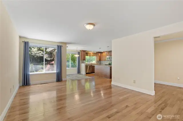 Another view towards the kitchen