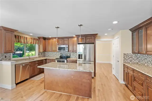 What a kitchen design!  This is perfection!