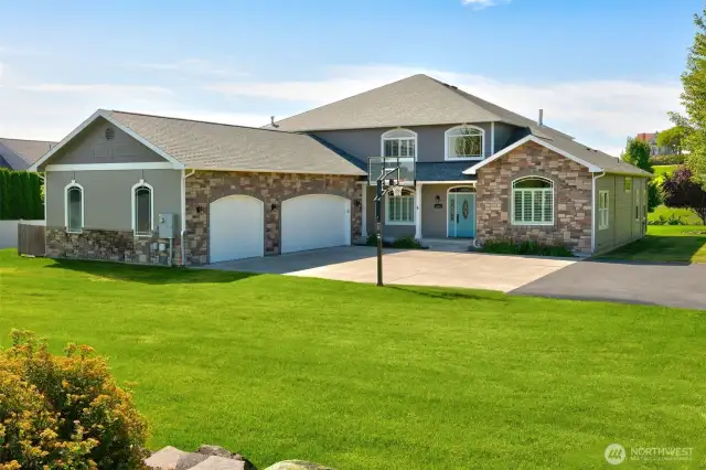 Entry doubles as a half-court basketball space!