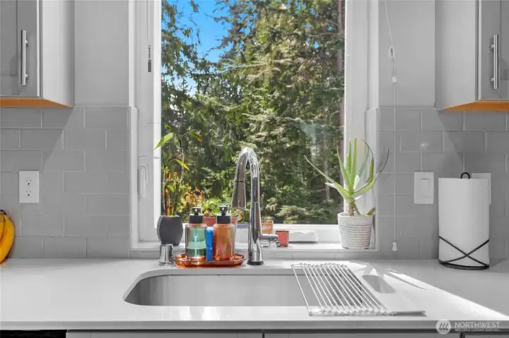 Light & Bright Kitchen Window