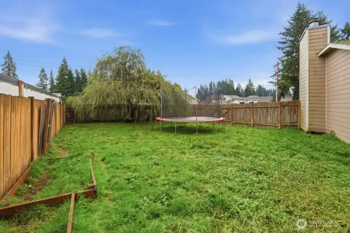 Plenty of room for Entertaining, Play, and Pets