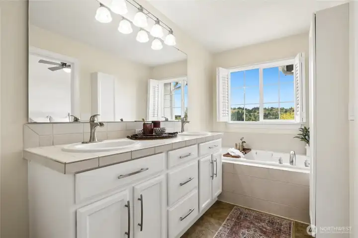 Primary 5 piece bath