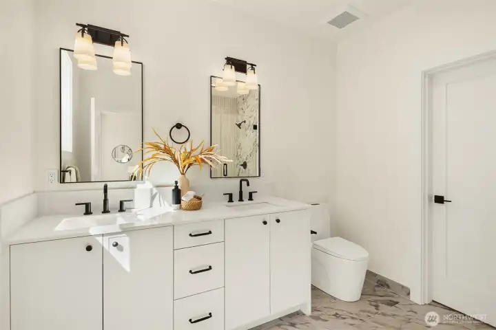 Bath connected to main floor bedroom