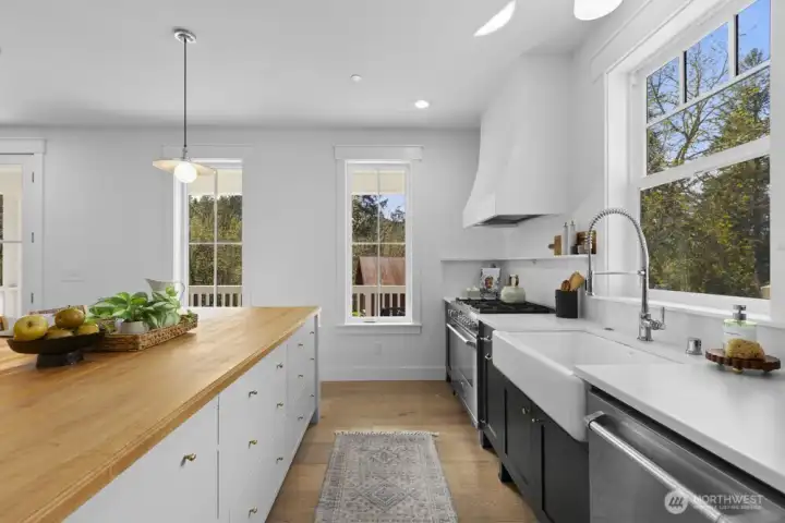 Thoughtfully placed windows capture views of the land from every angle.