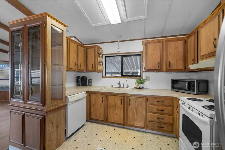 Homes comes with all it’s appliances.