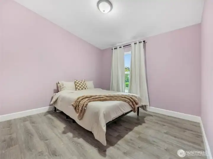 Second bedroom with large closet.