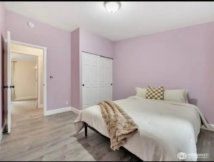2nd bedroom