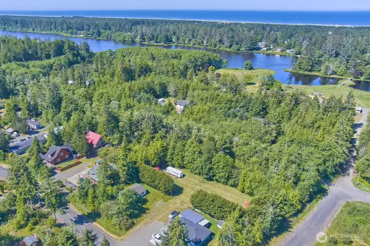 South end of Sunset Sands showing Loomis Lake with The Beach just to the west!