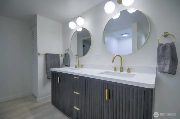 Double vanity
