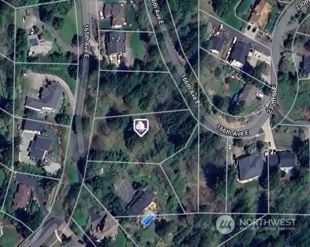 Overhead map view: 2 lots border 165th on west side and 2 lots border 230th on east