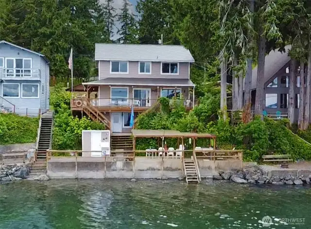 Great waterfront home with 55' of frontage