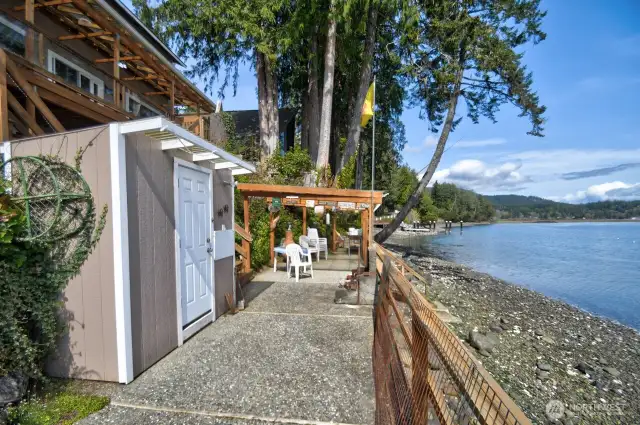The crab shack and covered area right off the water.