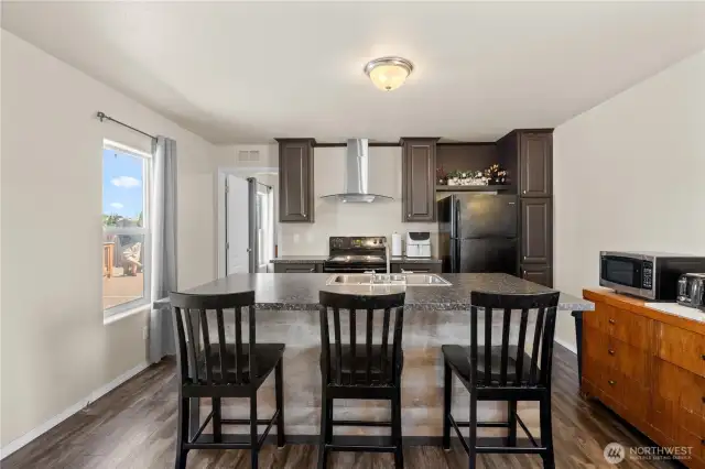 Eat space on kitchen island.