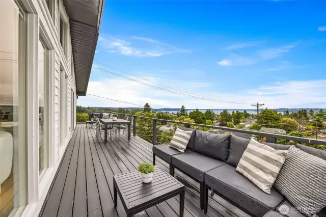 Main floor deck
