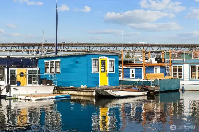 Plenty of room to tie up your tender and run about on the Seattle waterways.