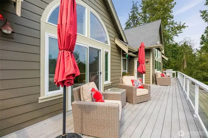 Expansive Trex Deck on the main!