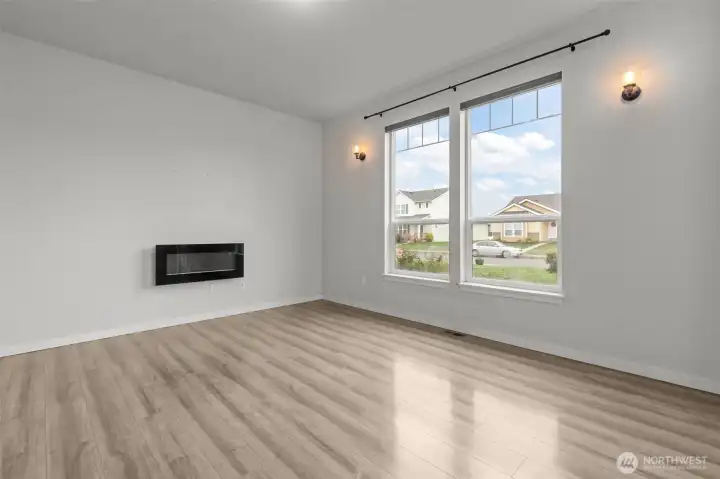 Large open and bright Livingroom