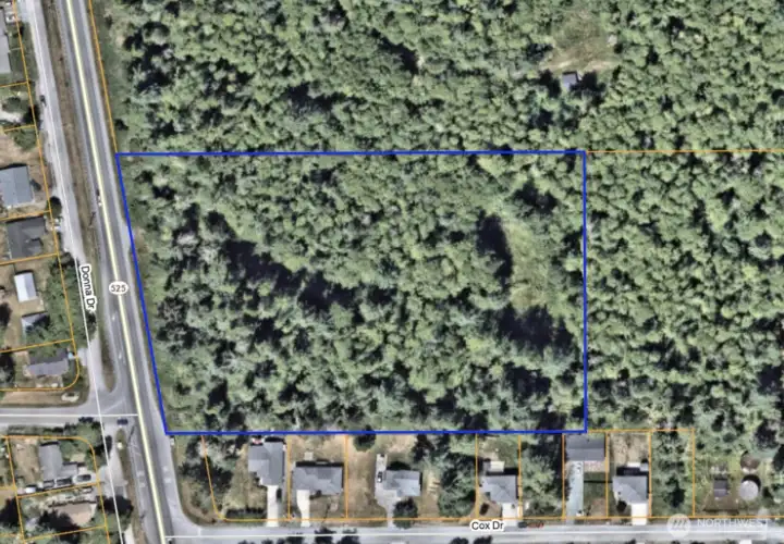 *lot lines are approximate