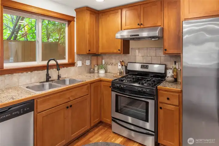 A gas range makes this kitchen a chef's delight.