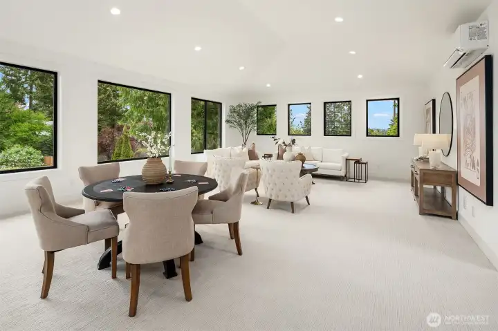 Flexible bonus room level