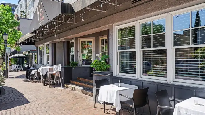 Another glimpse of Old Bellevue’s vibrant city charm and atmosphere.